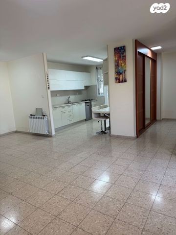 דירה, שדרות משה דיין, פסגת זאב, ירושלים