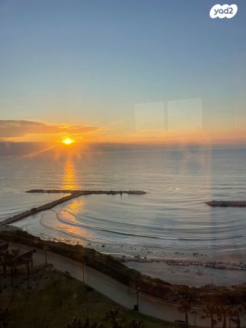 דירה, שדרות בן גוריון 2, נוף הטיילת, נתניה