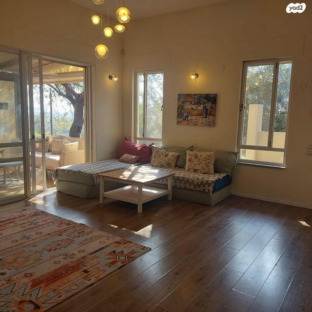 דו משפחתי, להבות חביבה