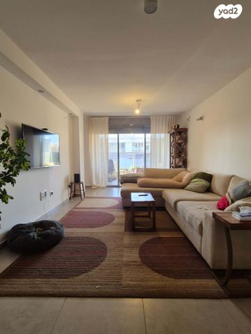 נאות אפקה ב'