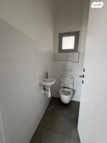 דירה, אורי אלמוג, קרית רבין, חולון