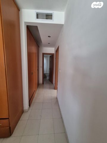 דירה, הגליל, כפר סבא