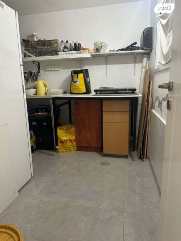 גג/ פנטהאוז, קרן היסוד 30, קרית שרת מערב, חולון