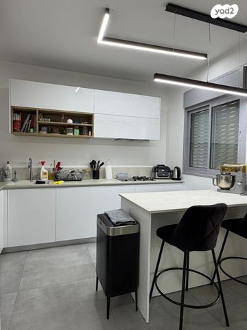 דירה, הצנחנים 5, אריק שרון, נהריה