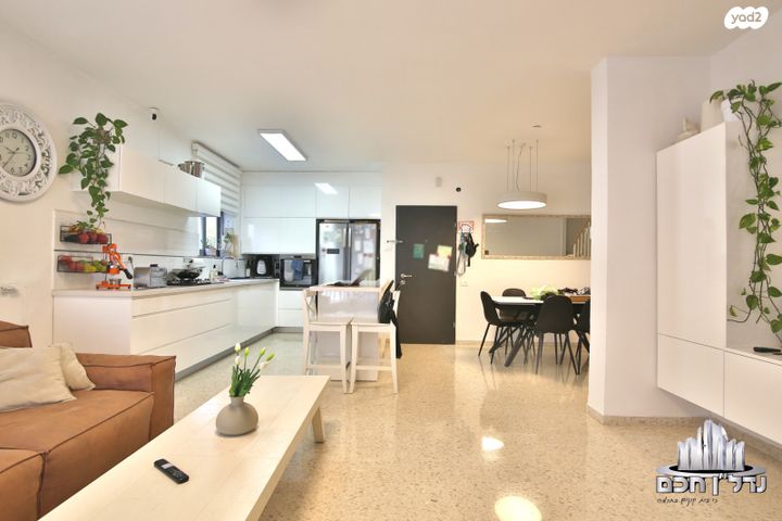 גג/ פנטהאוז, שדרות וייצמן, מרכז העיר, סביניה, הוותיקה, קרית ביאליק