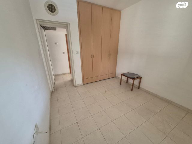 דירה, הגליל, כפר סבא