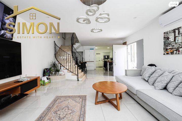 דו משפחתי, שלום שבזי 8, רמת חן ובן ציון, נתניה