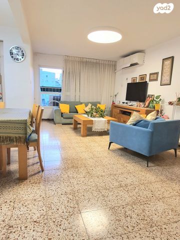 דירה, שדרות גולדה מאיר 13, נתניה