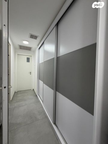 דירה, הצנחנים 5, אריק שרון, נהריה