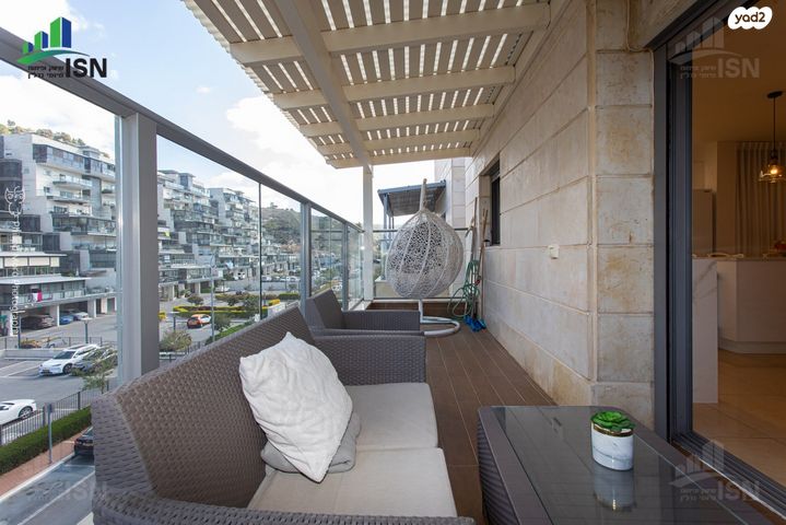 טריפלקס, החרוב, רמת בגין, טירת כרמל