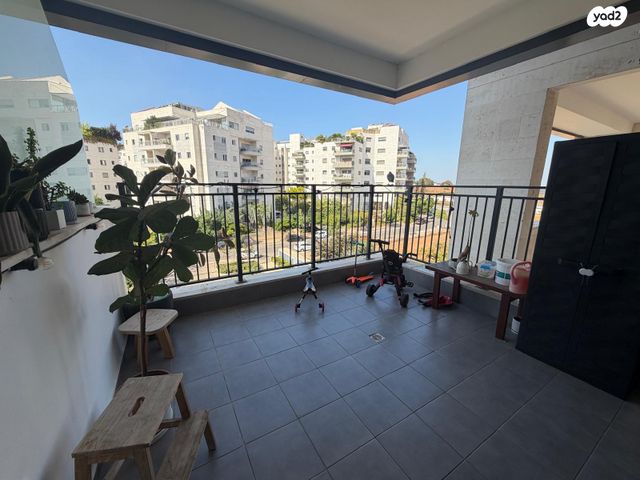 דירה, נווה זמר, רעננה