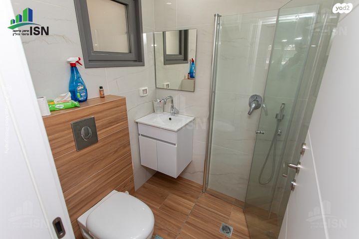 טריפלקס, החרוב, רמת בגין, טירת כרמל