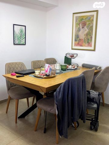 דירה, נחל אלכסנדר, צור יצחק, צור יצחק