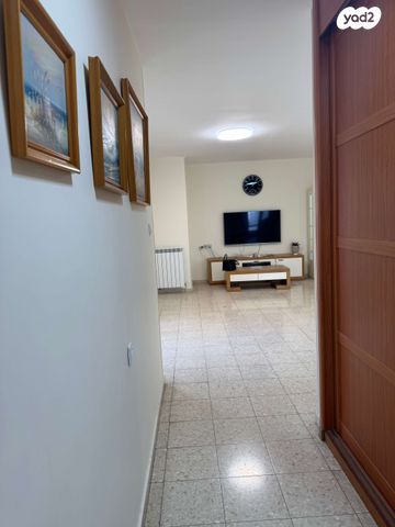 דירה, שדרות משה דיין, פסגת זאב, ירושלים