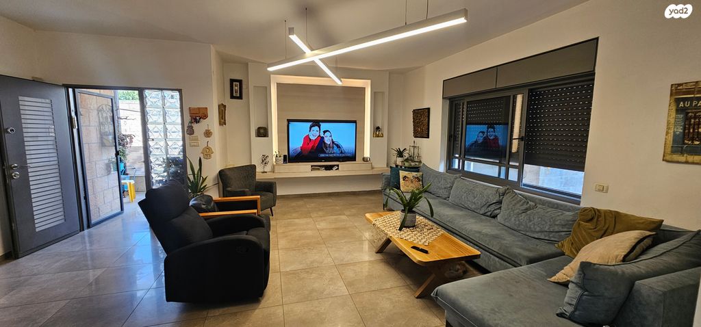 דו משפחתי, פלמ"ח, מעוז ציון ב', מבשרת ציון