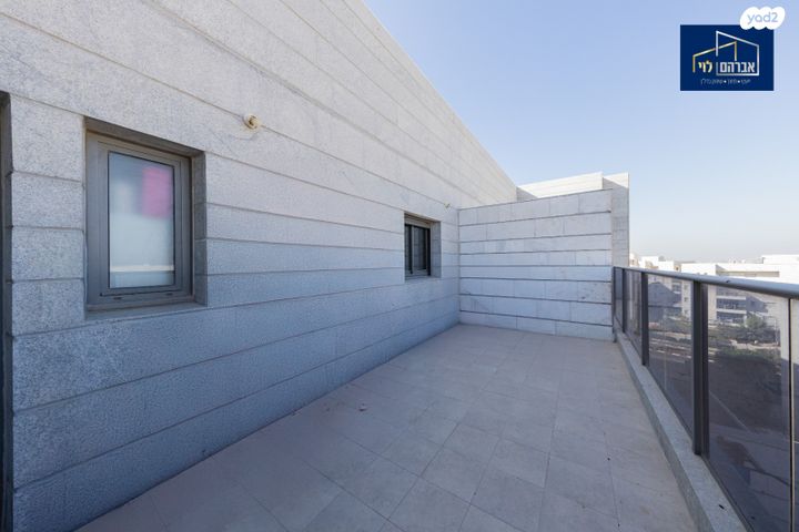 גג/ פנטהאוז, גרטרוד עליון, פסגות אפק, ראש העין