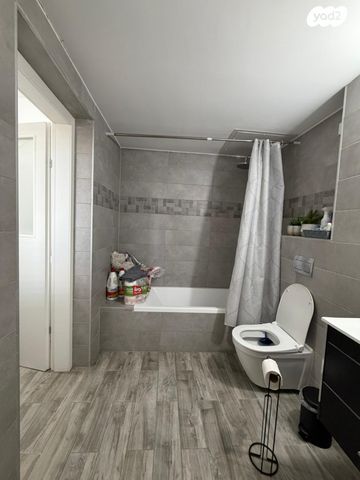 דירה, הצנחנים 5, אריק שרון, נהריה