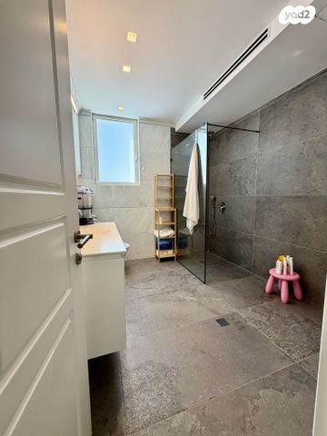 בית פרטי/ קוטג', הכוכבים 67, הרקיע, הגולף, קיסריה