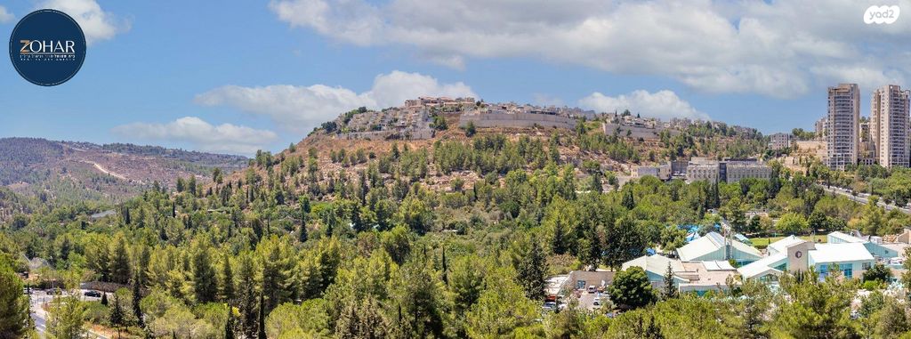 אדמונד סחייק 