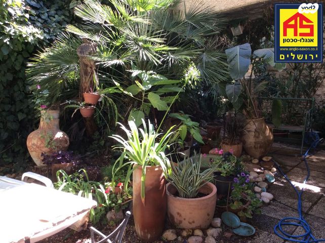 דירה, מאיר נקר, ארמון הנציב, תלפיות מזרח, ירושלים