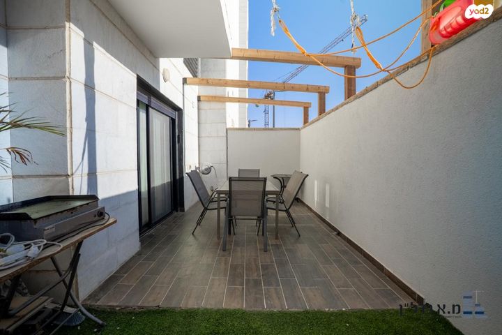 דירת גן, דרור, חורשת נח, אופקים