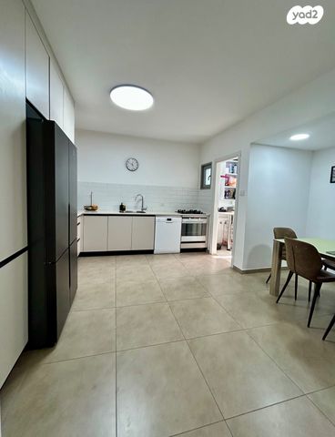 דירה, רמת נבון . הר כרמי, כרמיאל