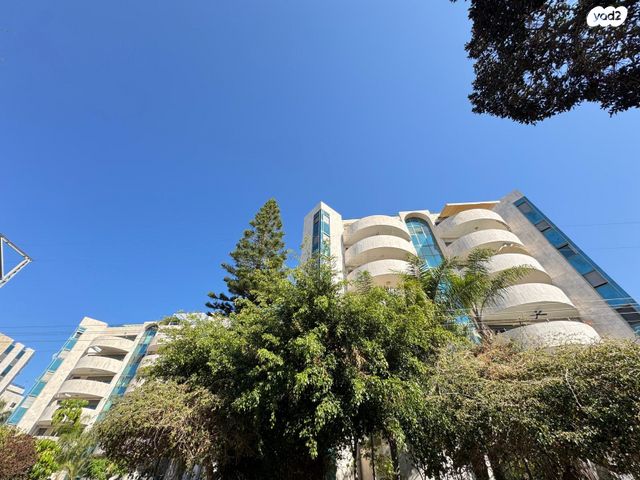 דירת גן, אליהו גולומב, הרצליה הירוקה, נווה עובד, הרצליה