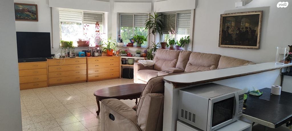 דירה, המושבה היוונית, ירושלים