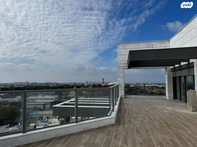 גג/ פנטהאוז, אסירי ציון, קרית שלום, תל אביב יפו