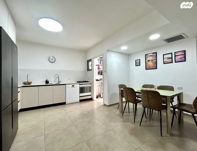 דירה, רמת נבון . הר כרמי, כרמיאל