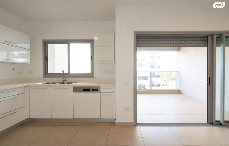 דירה, שמעון ויזנטל, הרצליה