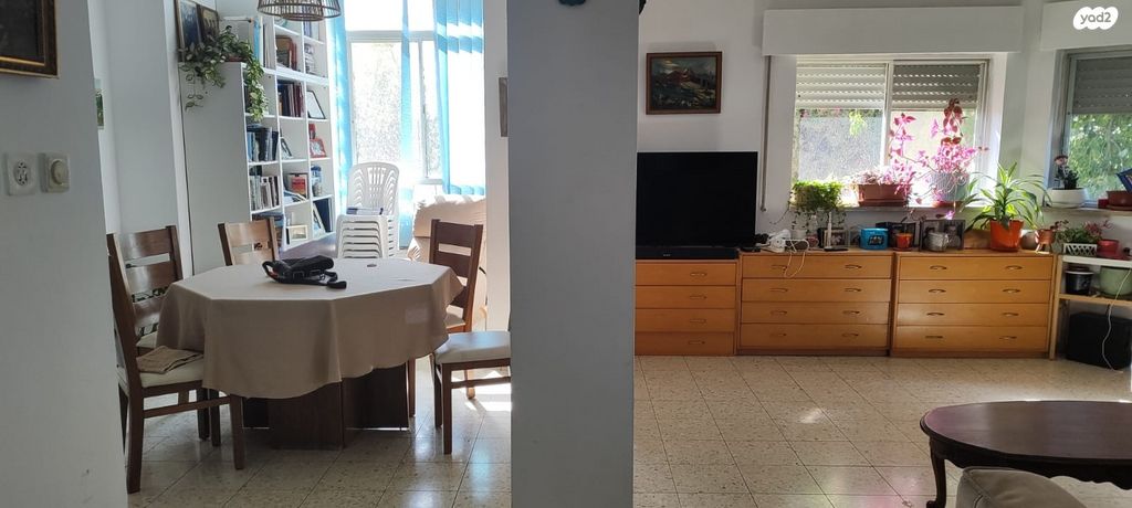 דירה, המושבה היוונית, ירושלים