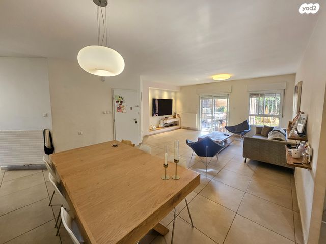 דירת גן, העמק, צור הדסה