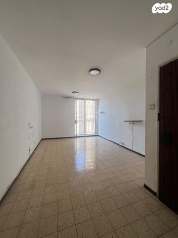 דירה, דרך מצדה 260, שכונה י"א, באר שבע