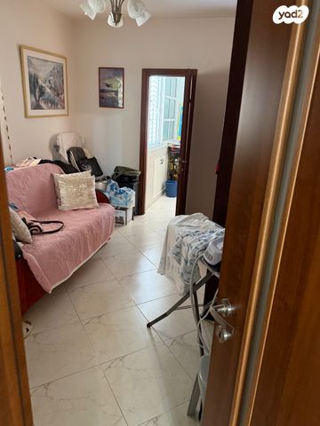 דירה, רסקו א', חולון