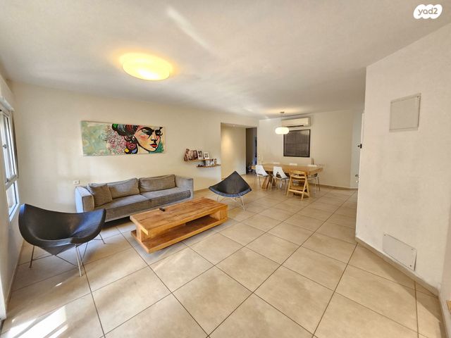 דירת גן, העמק, צור הדסה