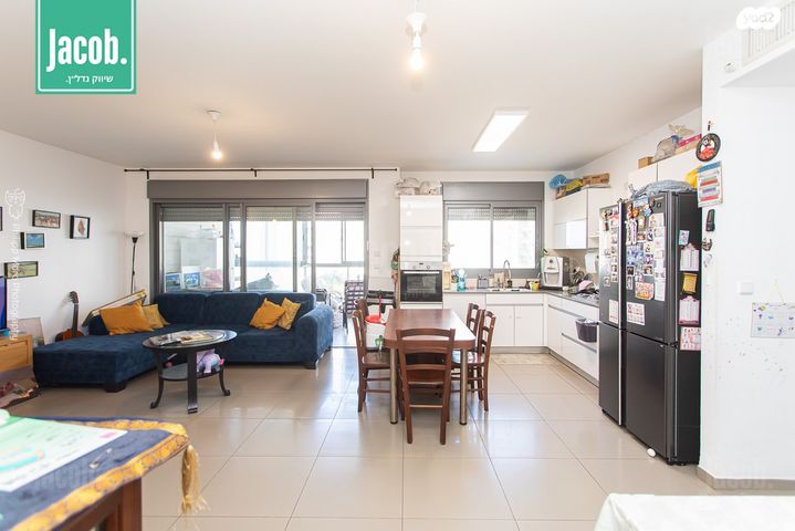 דירה, גלי כרמל, טירת כרמל