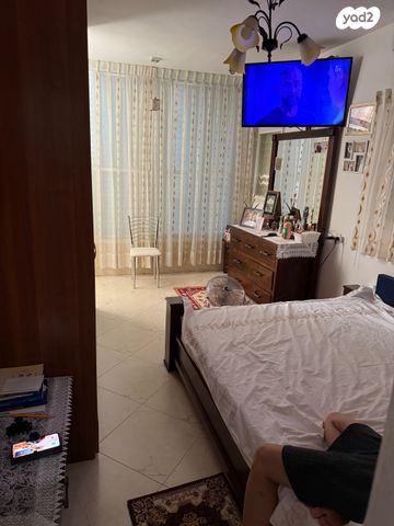 דירה, רסקו א', חולון