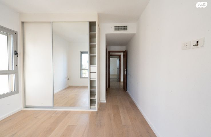 דירה, שמעון ויזנטל, הרצליה