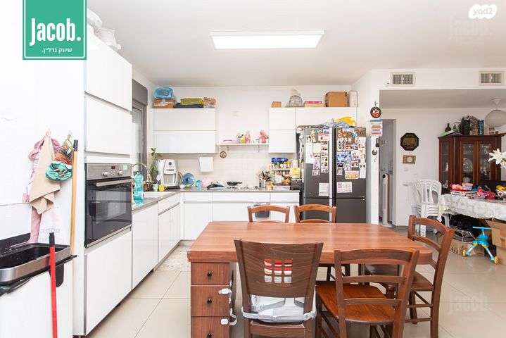 דירה, גלי כרמל, טירת כרמל