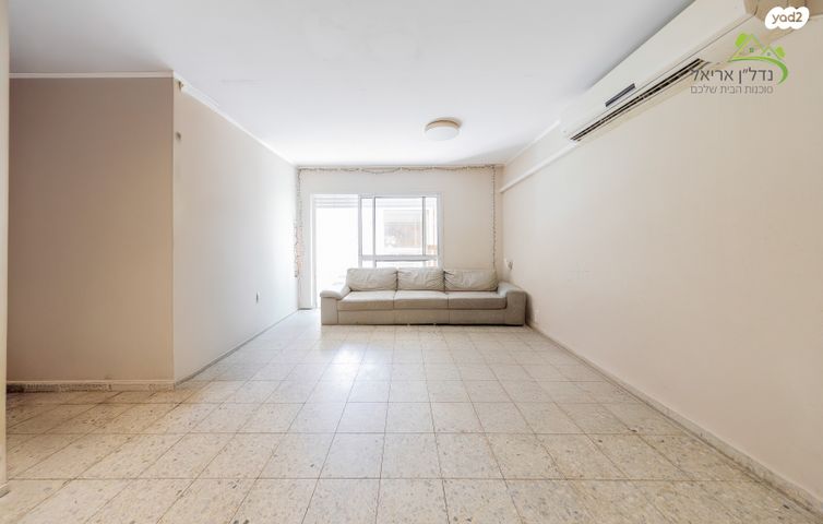 דירת גן, הנגב 43, אריאל