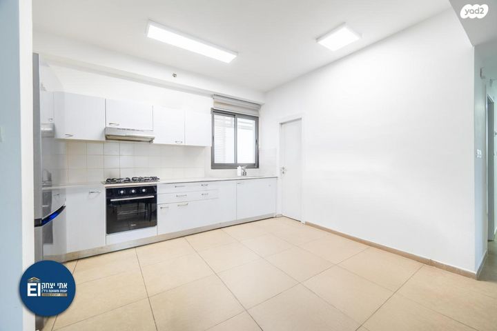 דירה, יעל רום, הדר המושבות החדשה / אם המושבות החדשה, פתח תקווה