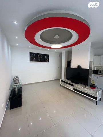 דירה, שרה, שער פלמר, תחנת רכבת השמונה, חיפה