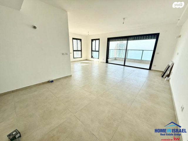 דירה, אמנון ליפקין שחק, נוף הטיילת, נתניה