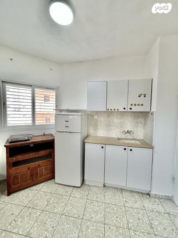 דירה, אריה בן אליעזר, נווה יהושע, ערמונים, רמת גן