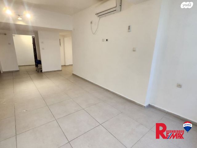 דירה, הרב הרצוג 19, לב העיר, בת ים