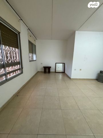 דירה, אברהם טביב, גבעה א', שביט, קרית אתא