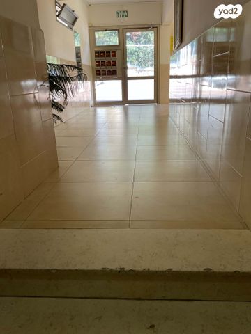 דירה, מנחם בייליס, כרמליה, חיפה