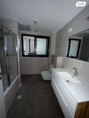 דירה, ראול ולנברג 33, רמת החייל, תל אביב יפו