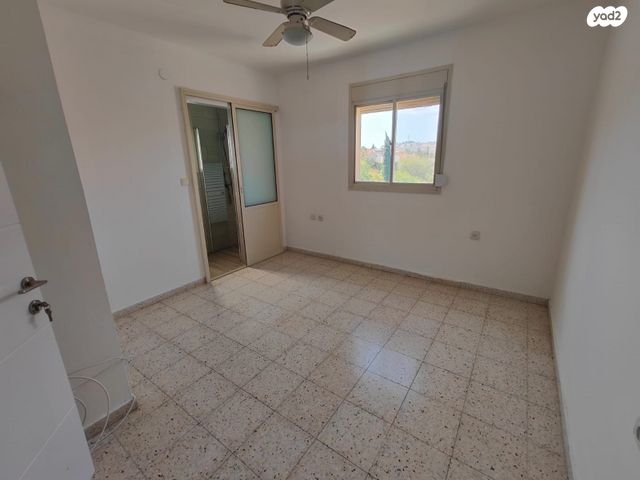 דירה, שדמה, הגליל, כרמיאל